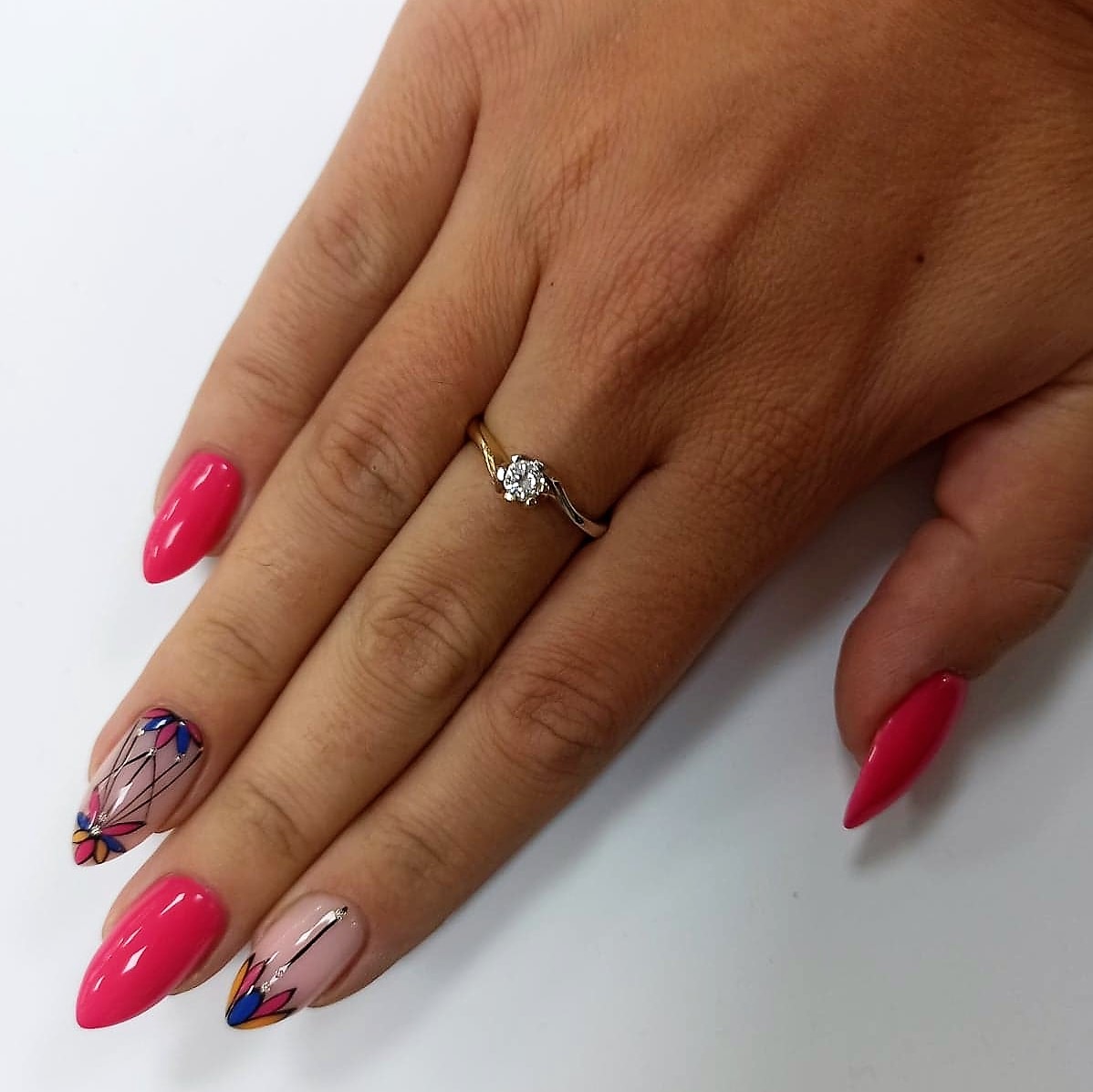 Złoty zaręczynowy pierścionek z brylantem 0,30 ct - obrazek 3