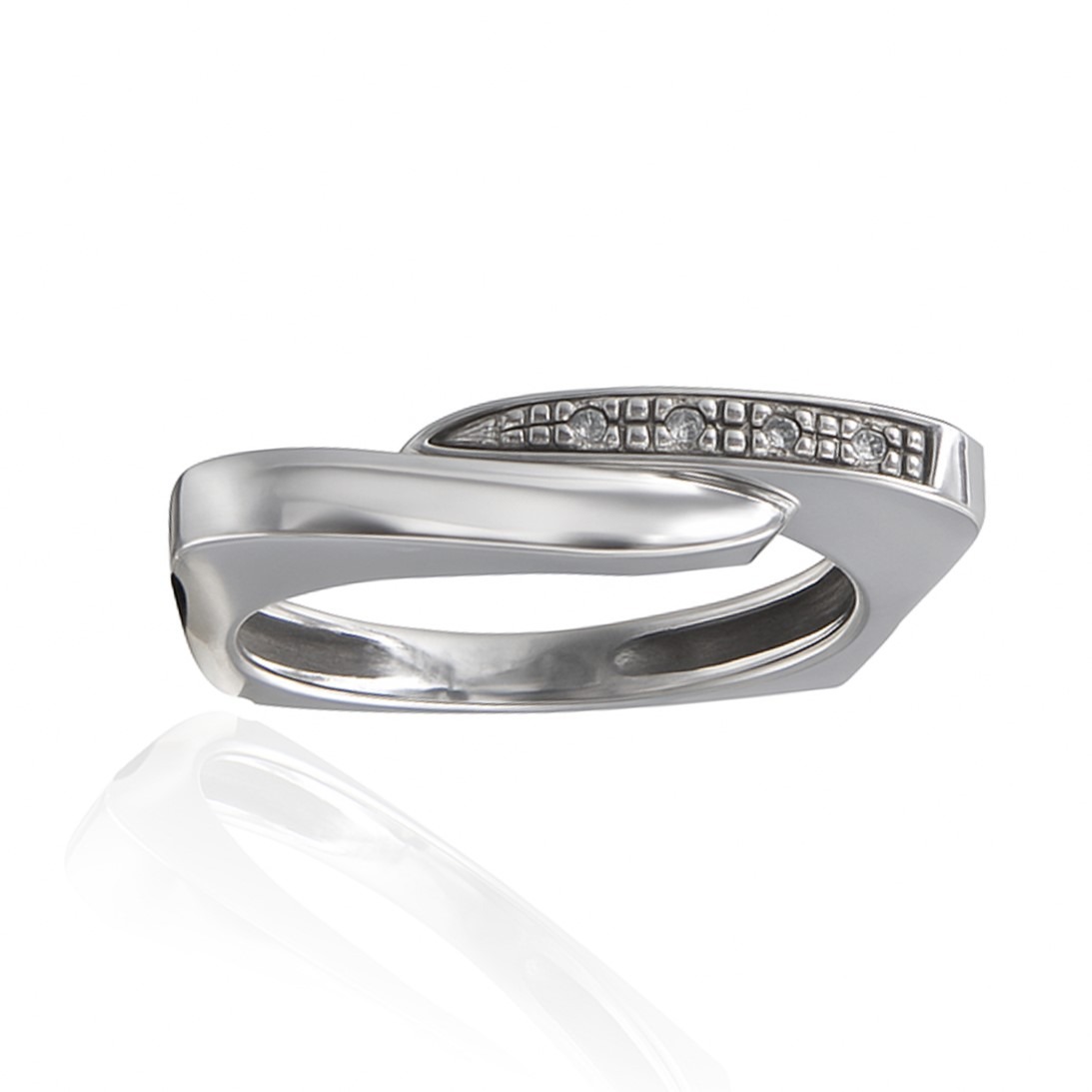 Złoty pierścionek z brylantami 0,04 ct