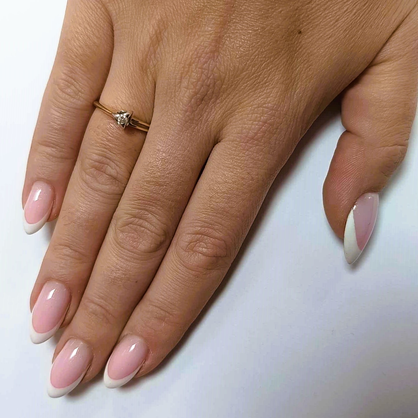 Złoty pierścionek z brylantem 0,045 ct - obrazek 4